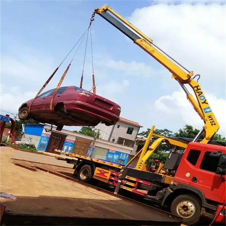 金溪县吊车吊汽车的正确方法